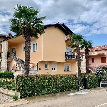 Apartments Kivi Novigrad Istria Exterior foto