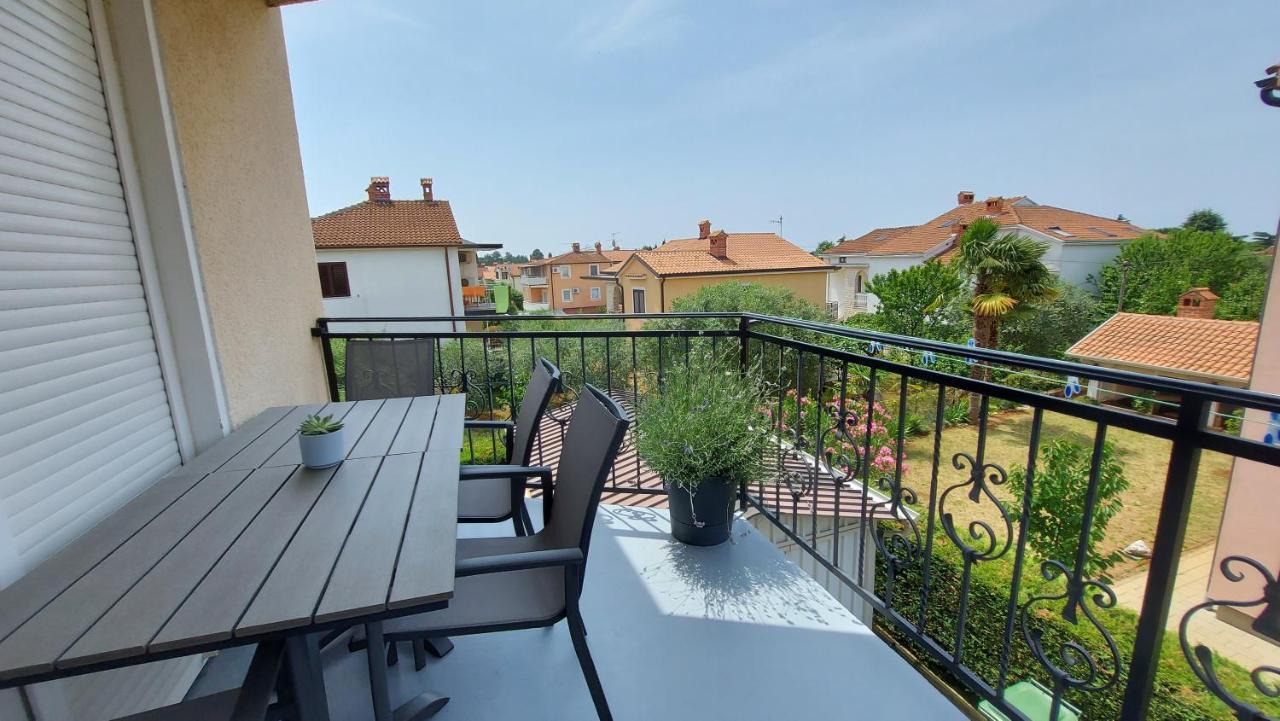 Apartments Kivi Novigrad Istria Exterior foto